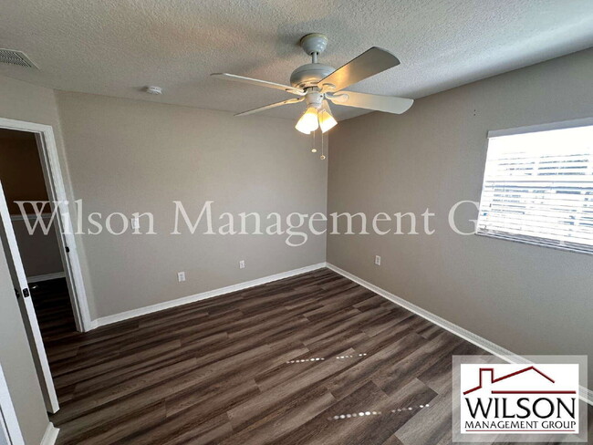 Building Photo - 512 Bella Rosa Cir