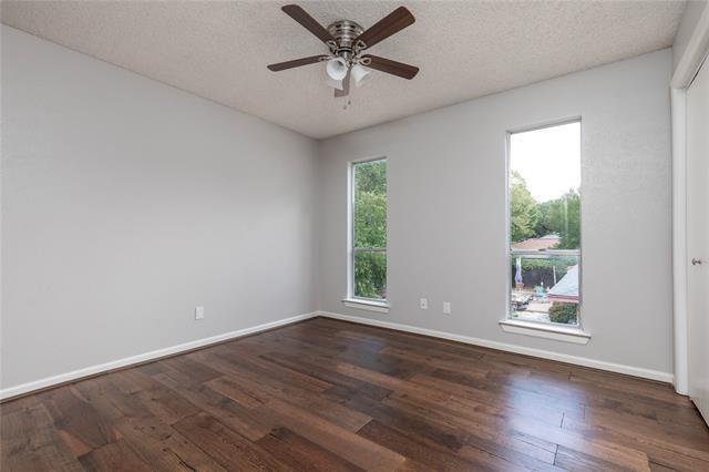 Building Photo - 2225 Park Hill Dr