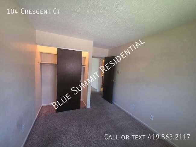 Building Photo - 104 Crescent Ct