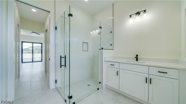 Building Photo - 3805 SW 1st St