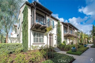 Building Photo - 50 Emerald Clover