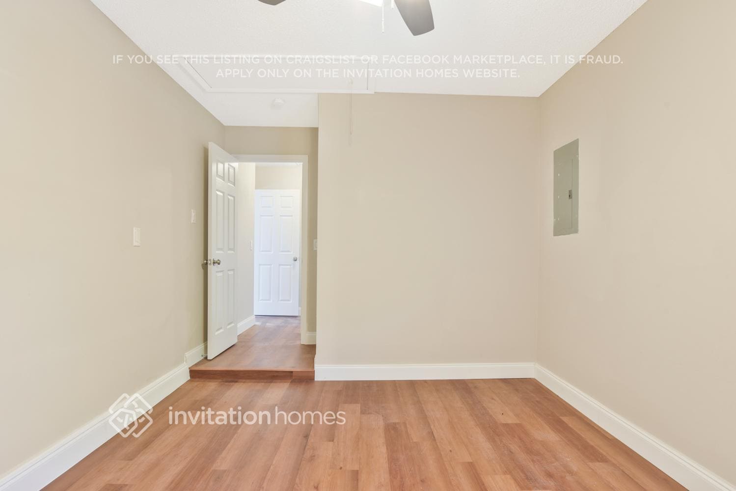 Building Photo - 3434 Coachlight Dr