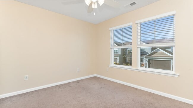 Building Photo - 132 Machrie Loop