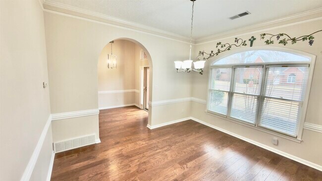 Building Photo - 275 Home Pl