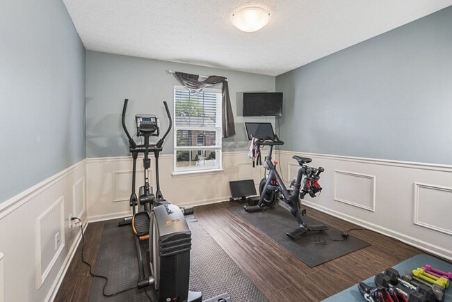 Building Photo - Luxurious 4-Bedroom Furnished Home in West...