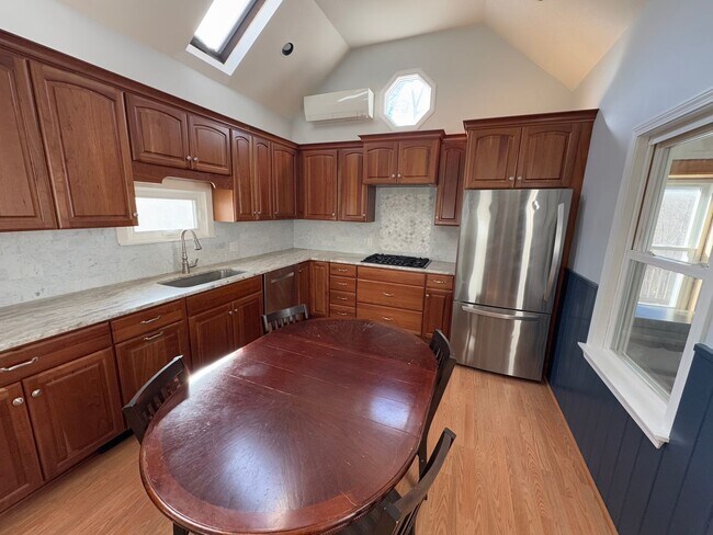 Building Photo - Spacious 4-Bedroom Single Family Rental in Amesbury - Available Now!