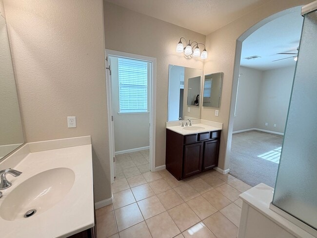 Building Photo - 1865 Wind Ranch Rd