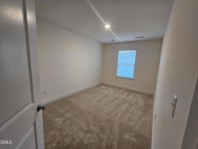 Building Photo - 48 Bloodroot St