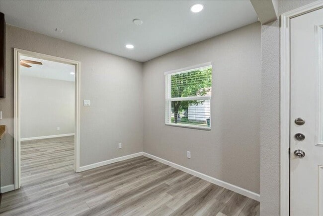 Building Photo - 13300 Cowdray Park