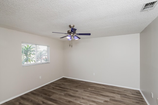 Building Photo - 1024 Porpoise Dr