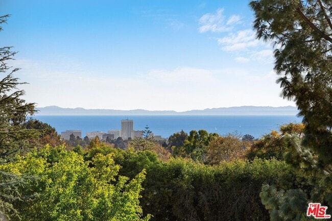 Building Photo - 1514 Sorrento Dr