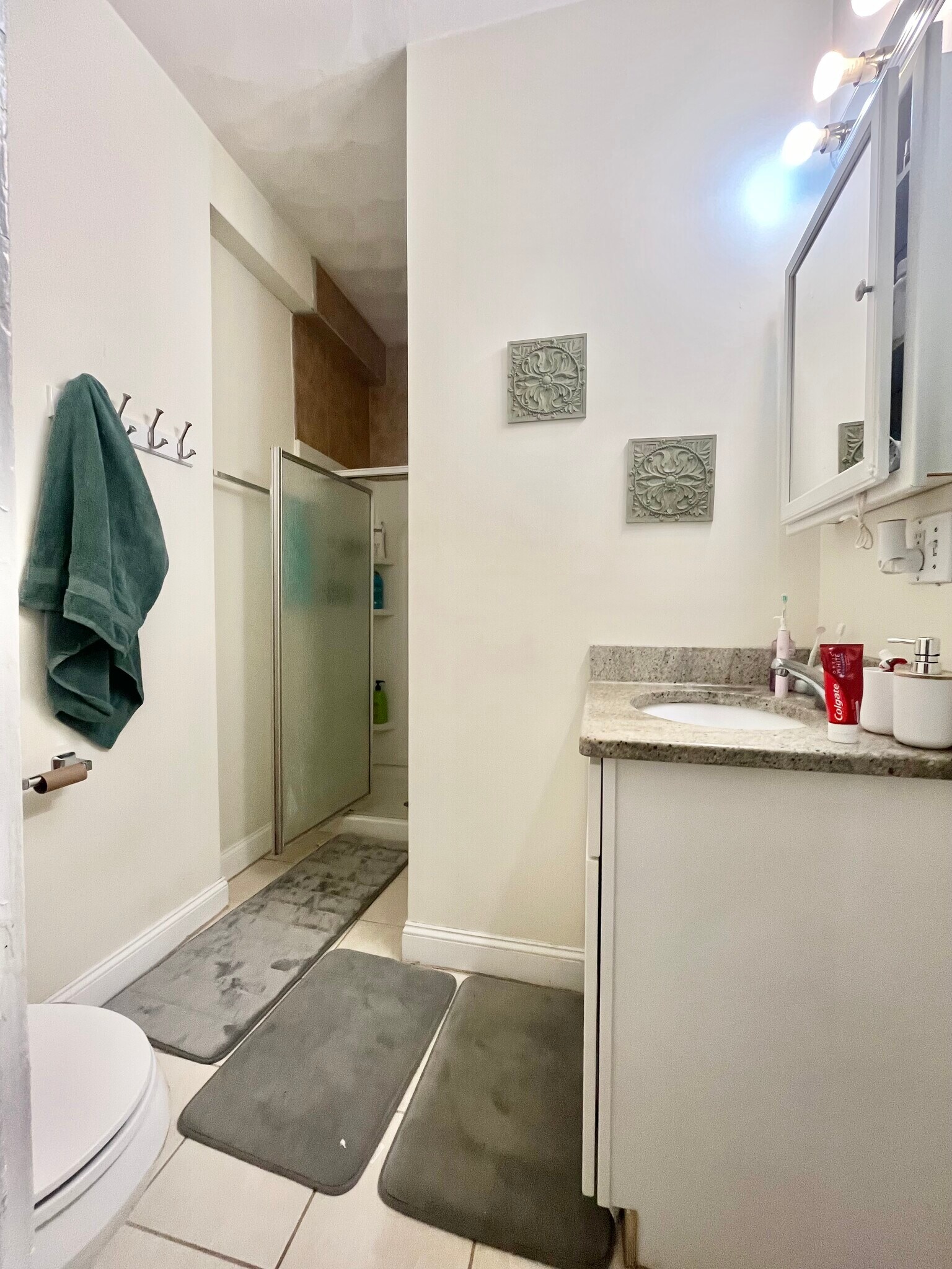 Building Photo - 8 Carmel St