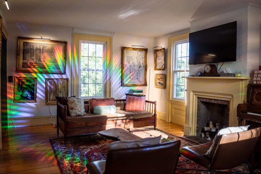 Building Photo - 1357 Canal Rd