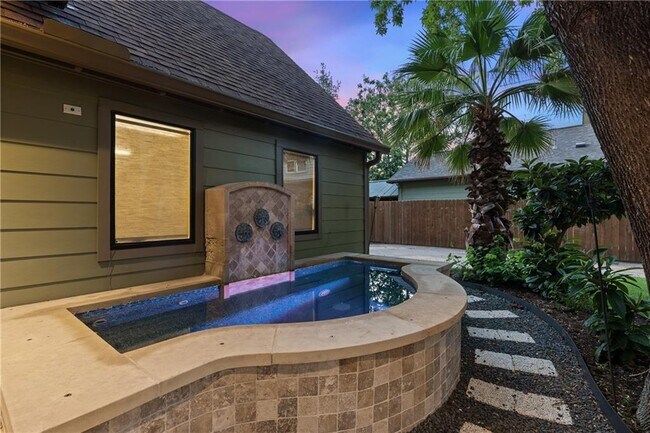 Building Photo - 5010 Finley Dr
