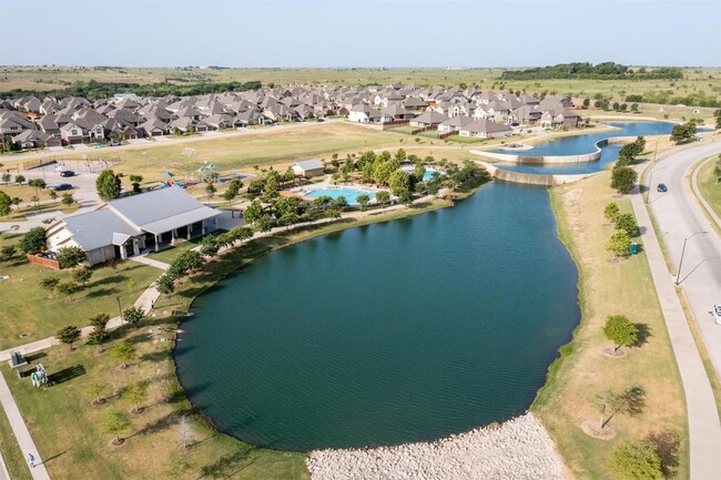 Building Photo - Resort-Style Living in the Award-Winning Morningstar Community!
