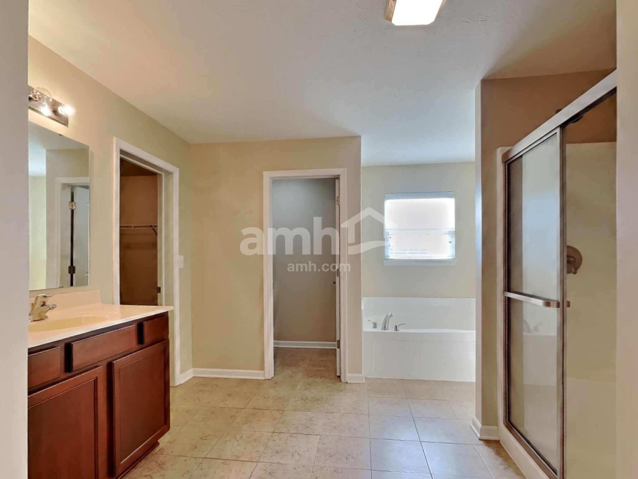 Building Photo - 760 Harvest Ridge Dr
