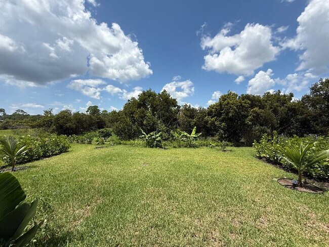 Building Photo - 187 SE Via Sangro