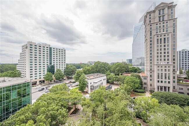 Building Photo - 3324 Peachtree Rd NE