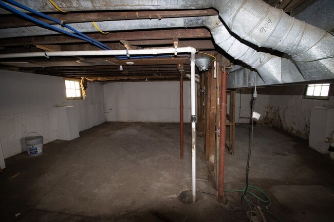 Building Photo - Cute Central Columbia Home