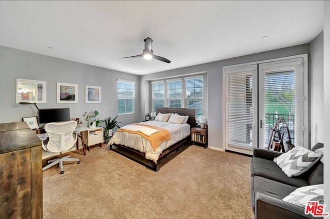 Building Photo - 28667 N Pietro Dr