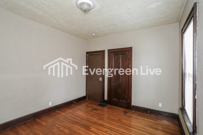 Building Photo - 3334 Dartmouth Dr