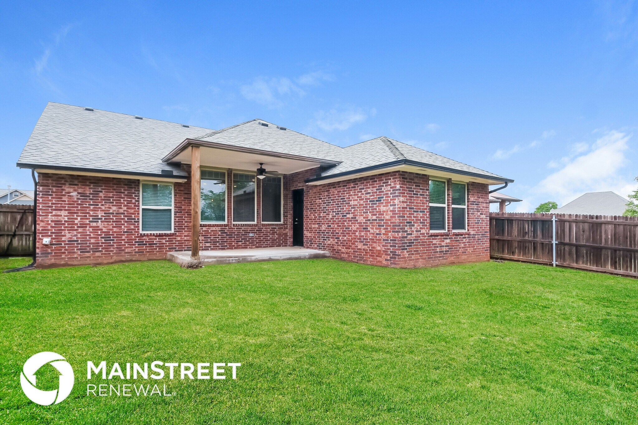 Building Photo - 14505 Park Cir