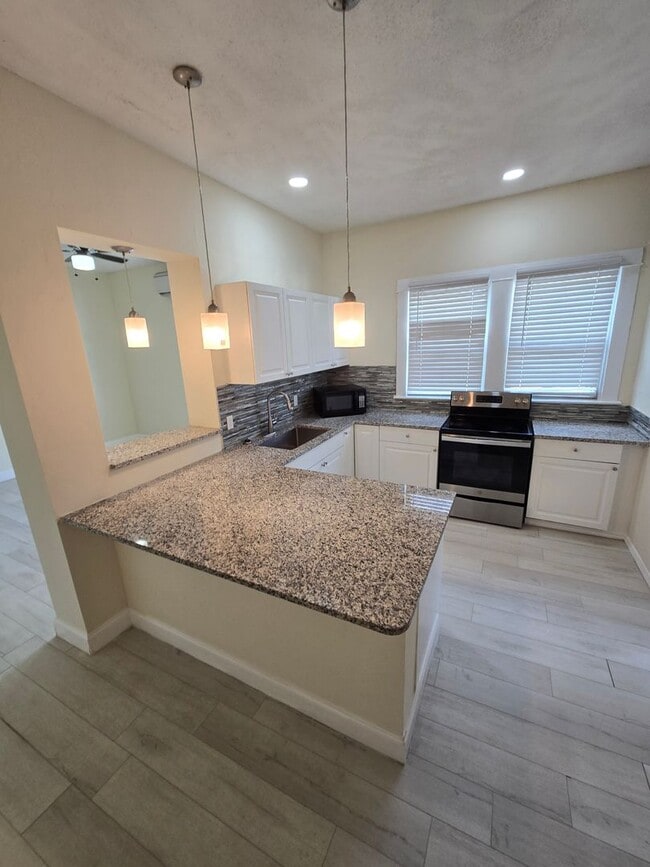 Building Photo - CHARMING 2 BEDROOM 1 BATH APARTMENT HOME - $500 OFF FIRST MONTH RENT!