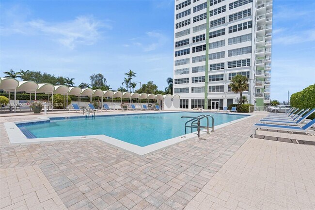 Building Photo - 2100 Sans Souci Blvd