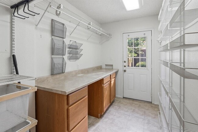 Building Photo - 12416 Deer Falls Dr