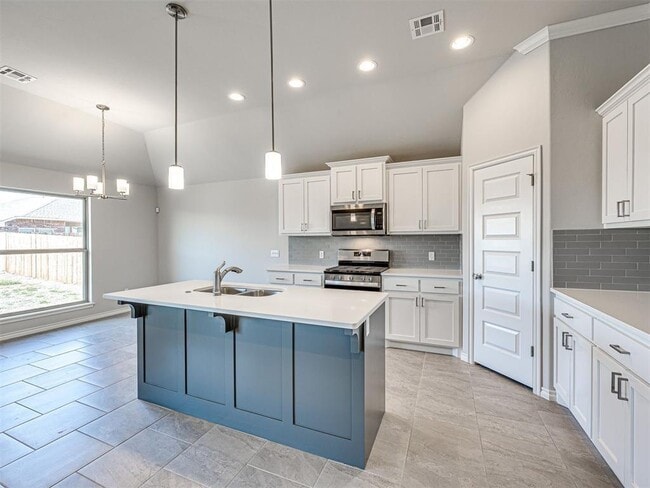 Building Photo - 513 Grand Sycamore Dr