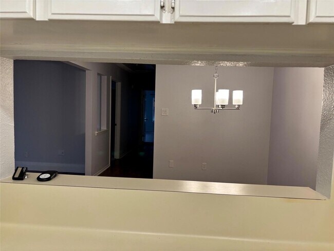 Building Photo - 8111 Baywood Dr