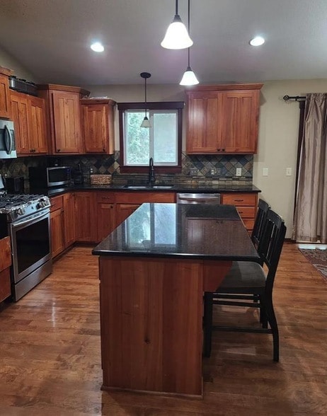 Building Photo - 1539 Hydram Ave N