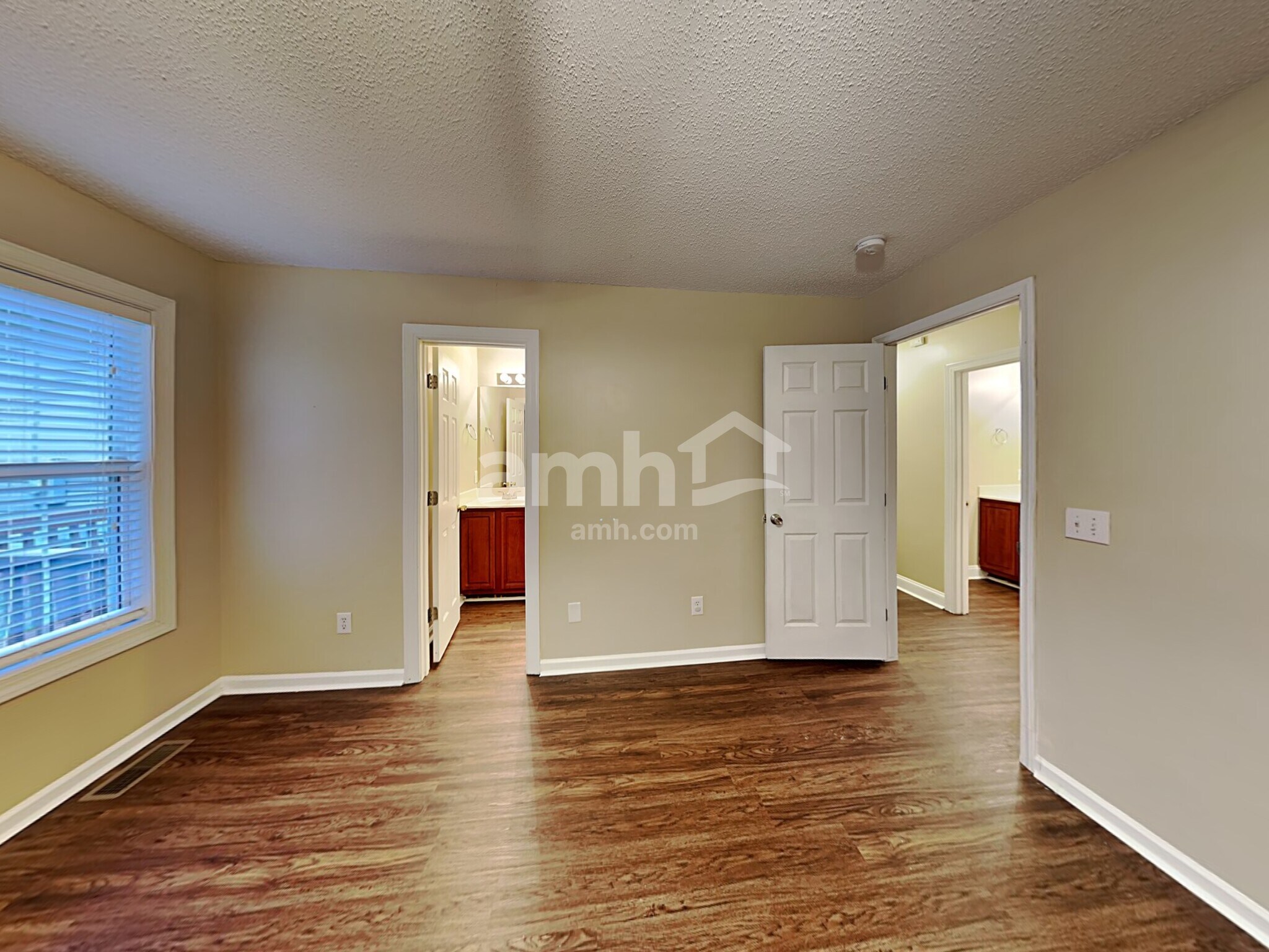 Building Photo - 1009 Loch Lomond Cir