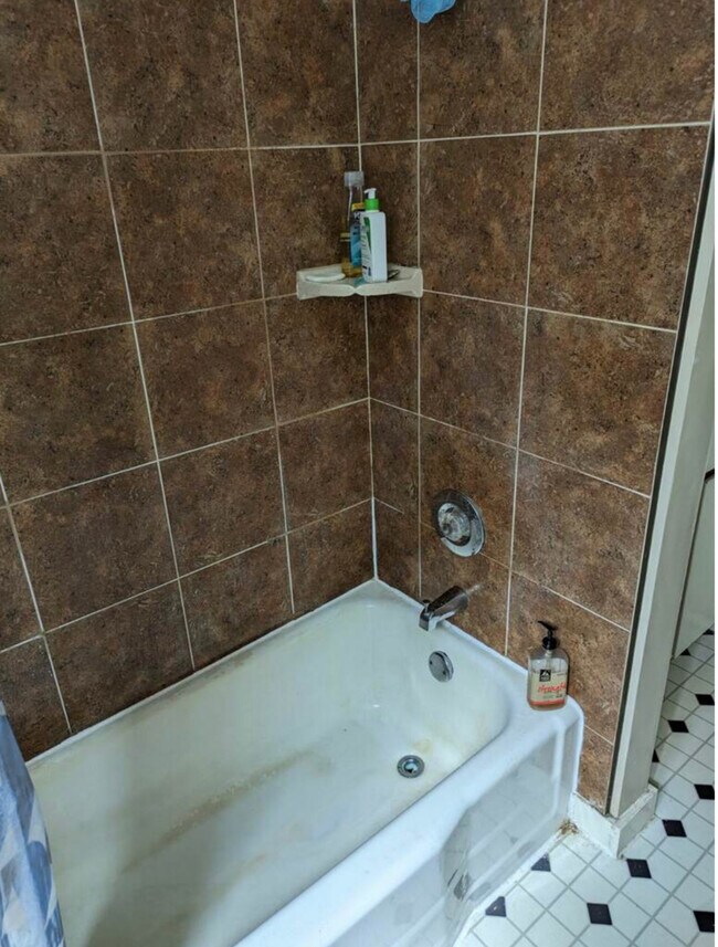 Building Photo - 1007 SE Clatsop St