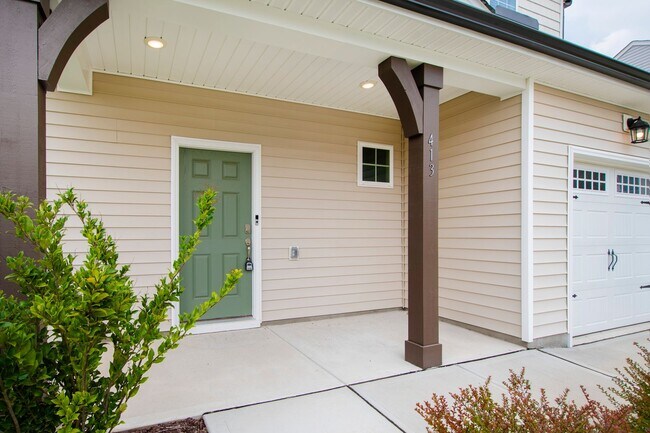 Building Photo - 413 Sunny Flds Dr