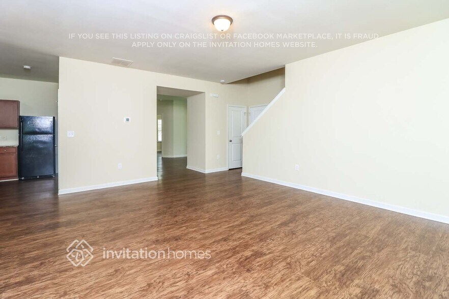 Building Photo - 2455 Valley Creek Dr