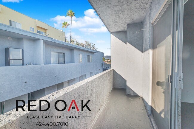 Building Photo - 8337 Cedros Ave