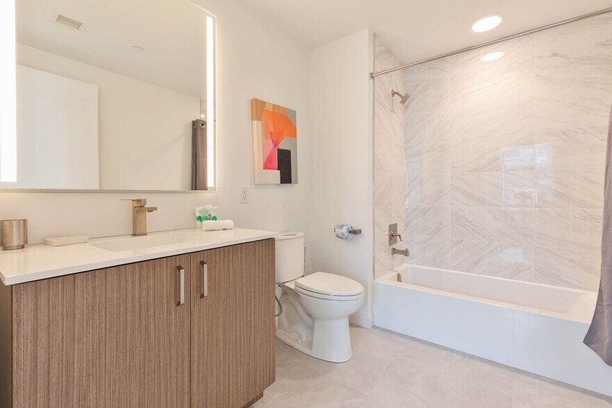 Building Photo - 79 Queensberry St