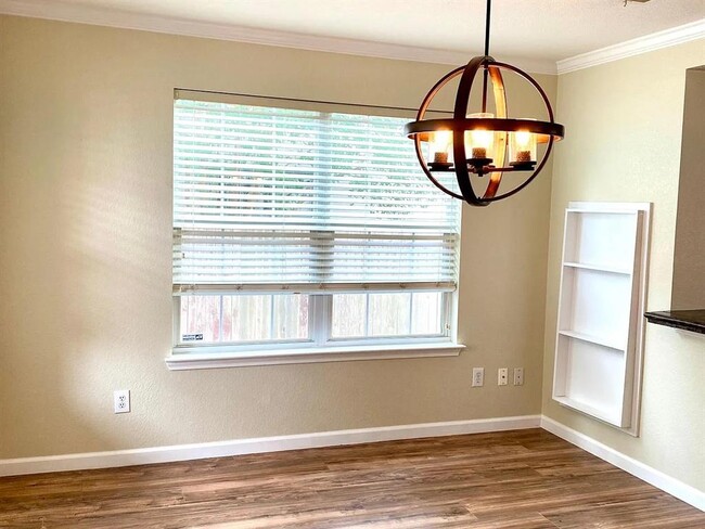 Building Photo - 731 Abundance Ln