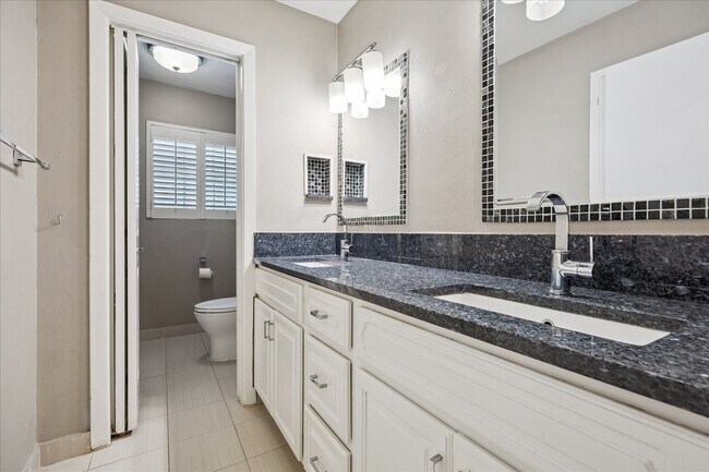 Building Photo - 3630 Latma Dr