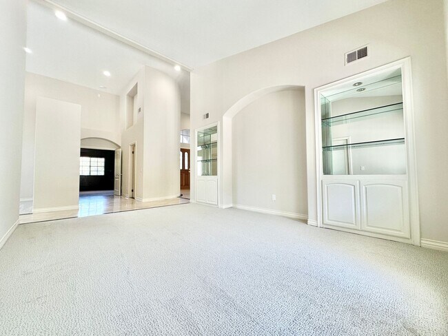 Building Photo - 4286 La Canada Rd