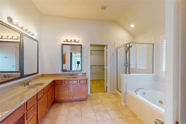 Building Photo - 5106 Laura Lee Ln