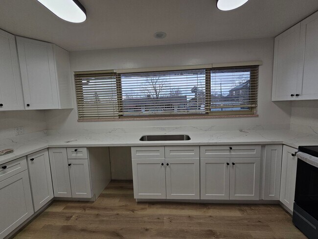 Building Photo - Remodeled 3-Bedroom Home in Orem