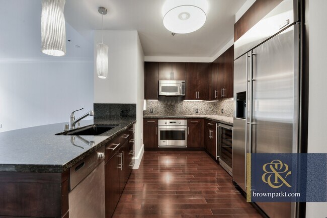 Building Photo - 690 Market St