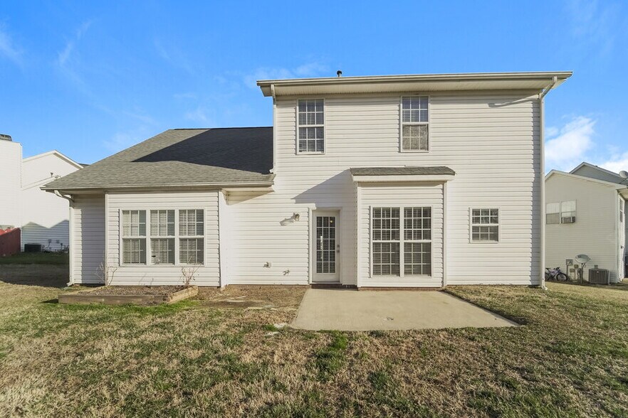 Building Photo - 2700 Hampton View Ct