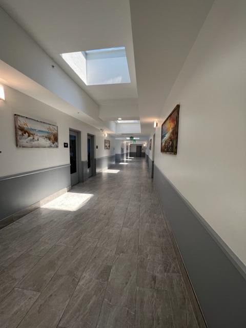 Building Photo - 800 Horizon W