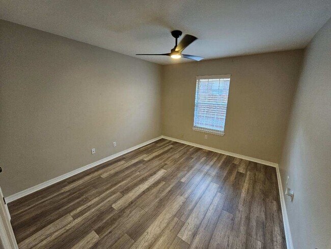 Building Photo - 5901 Pampus Ln