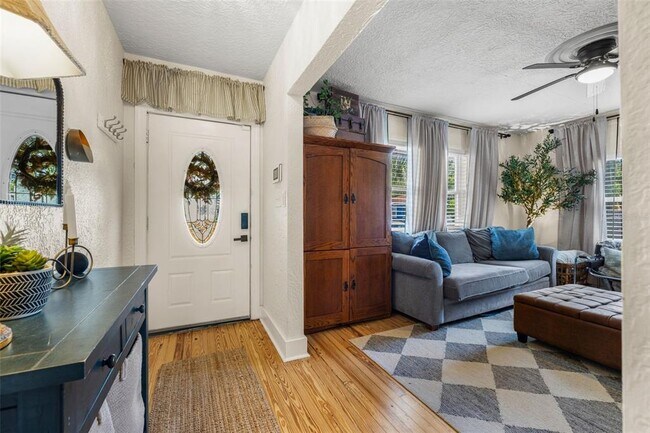 Building Photo - 2116 W St Louis St