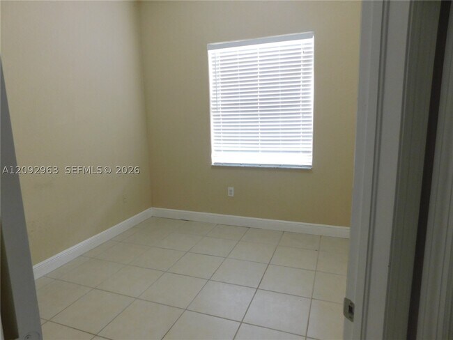 Building Photo - 21800 SW 184th Ave