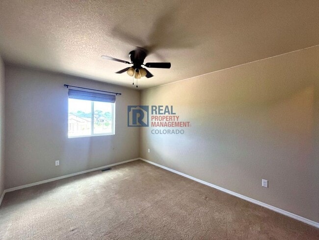 Building Photo - 10776 Forest Creek Dr